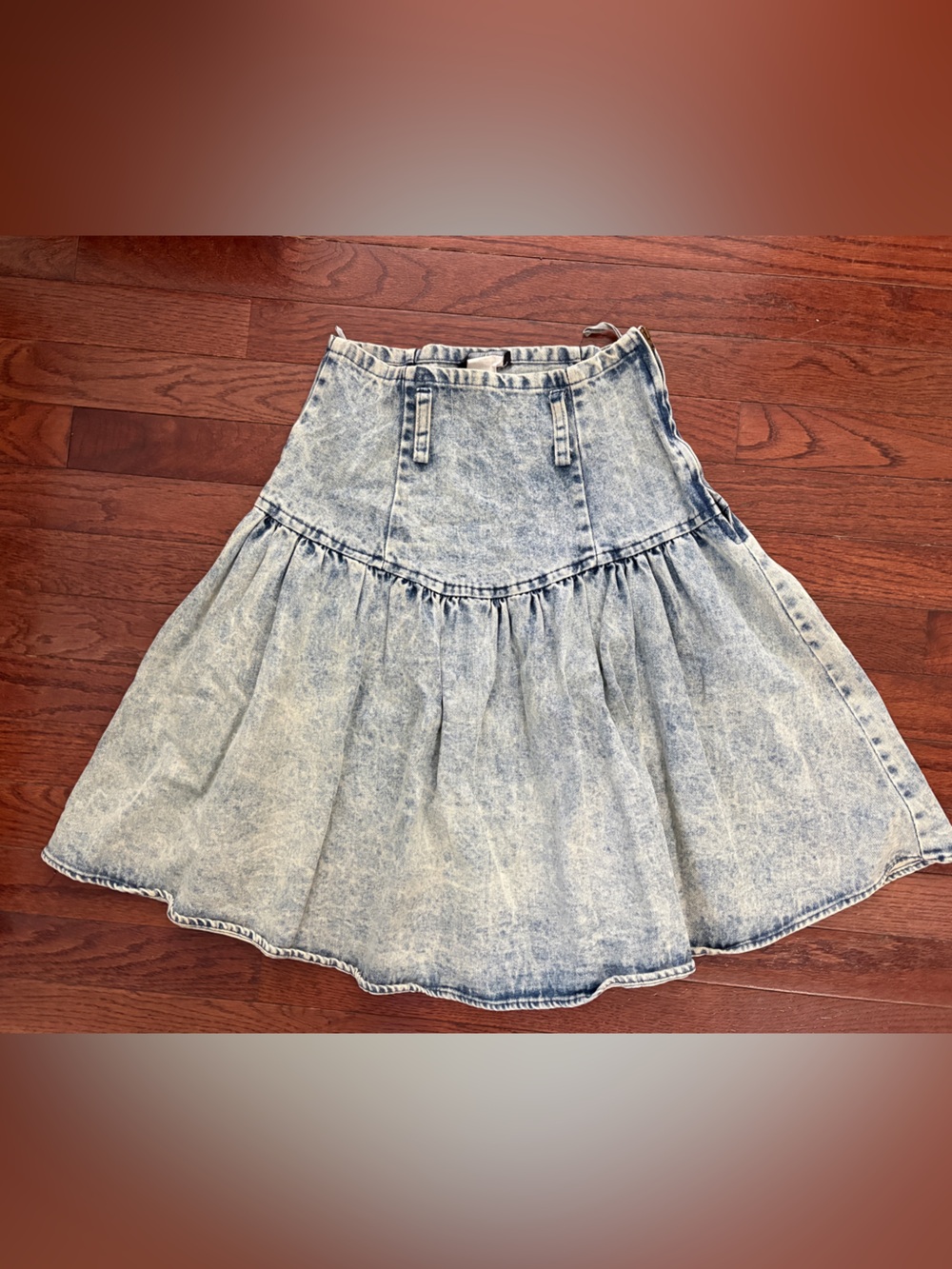 Light Wash Denim Mini Skirt - Casual Pleated Style